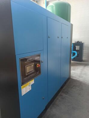 優(yōu)耐特斯兩級壓縮空壓機