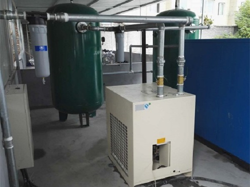 山東某玻璃生產(chǎn)廠采用睿寂行空壓機(jī)